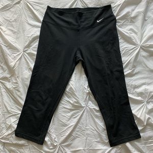 Size Medium Nike Cropped Leggings